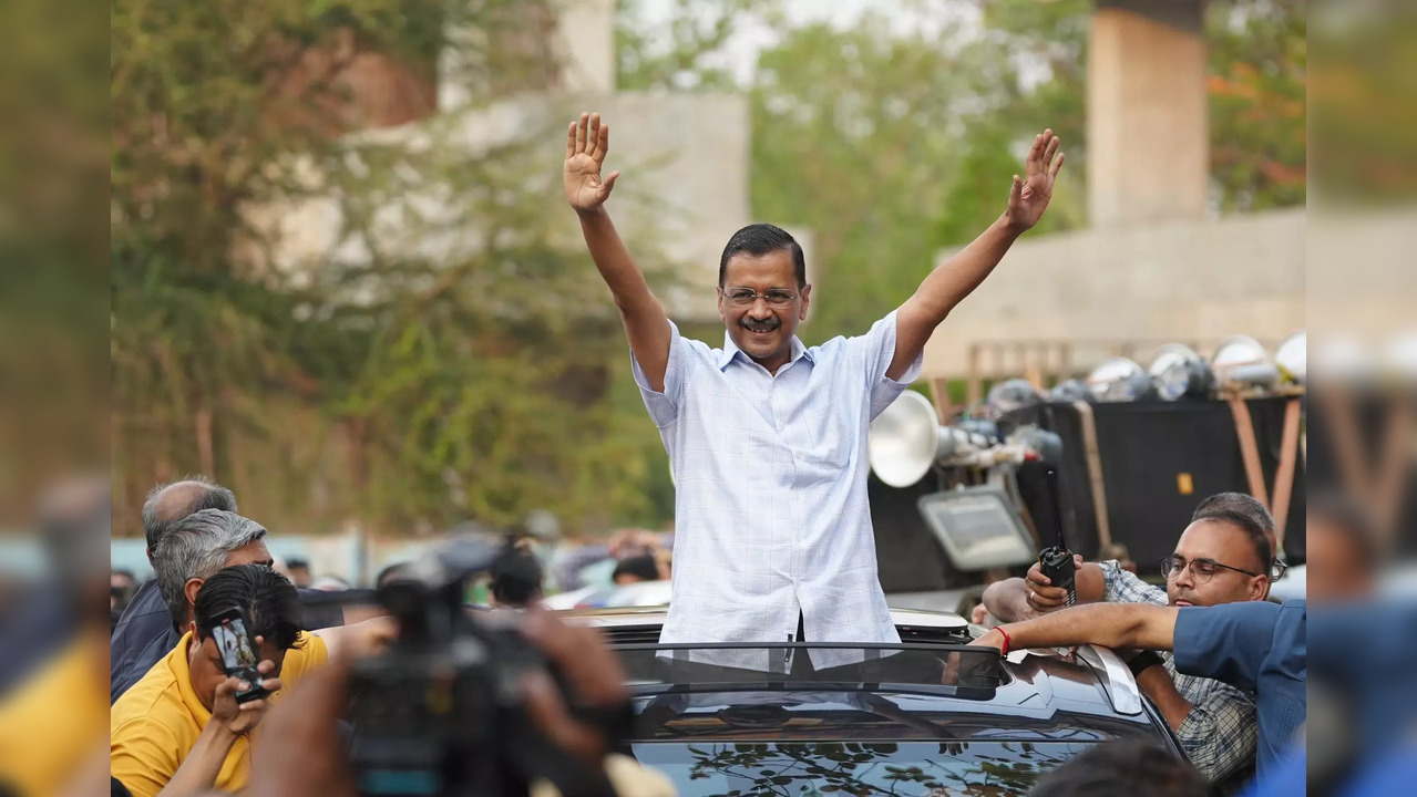 Arvind Kejriwal held a roadshow in Chandni Chowk