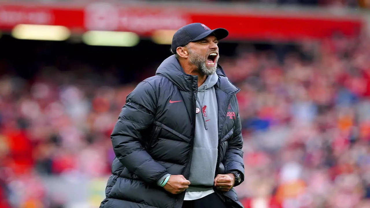 Liverpool manager Jurgen Klopp reacts during a game