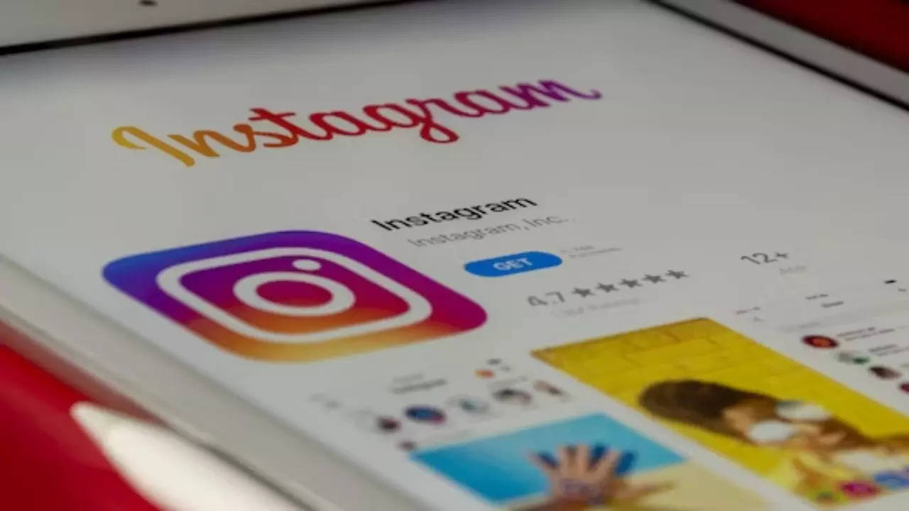 Instagram Down? Users Face Feed Refresh And Photo Posting Issues Amid Outage | How To Troubleshoot