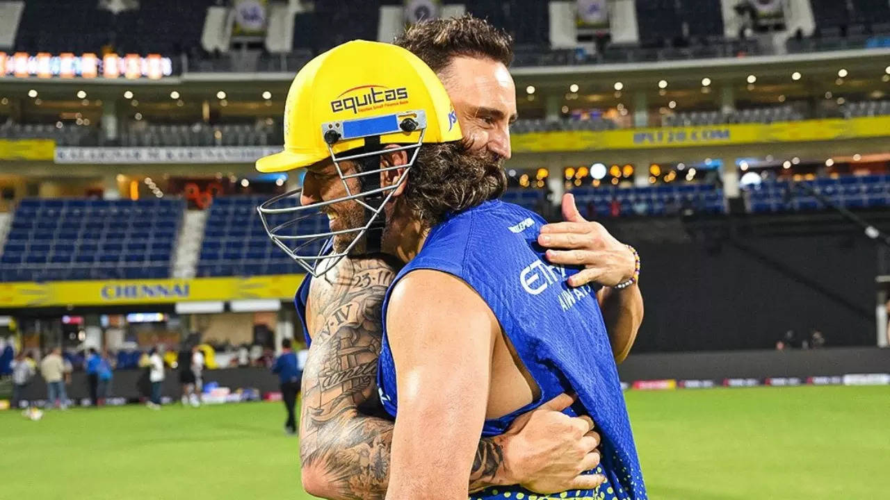 Faf du Plessis and MS Dhoni