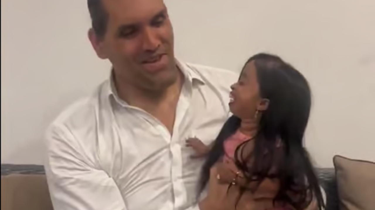 ‘this is bad touch’: great khali lifts shortest woman jyoti amge, viral video divides internet