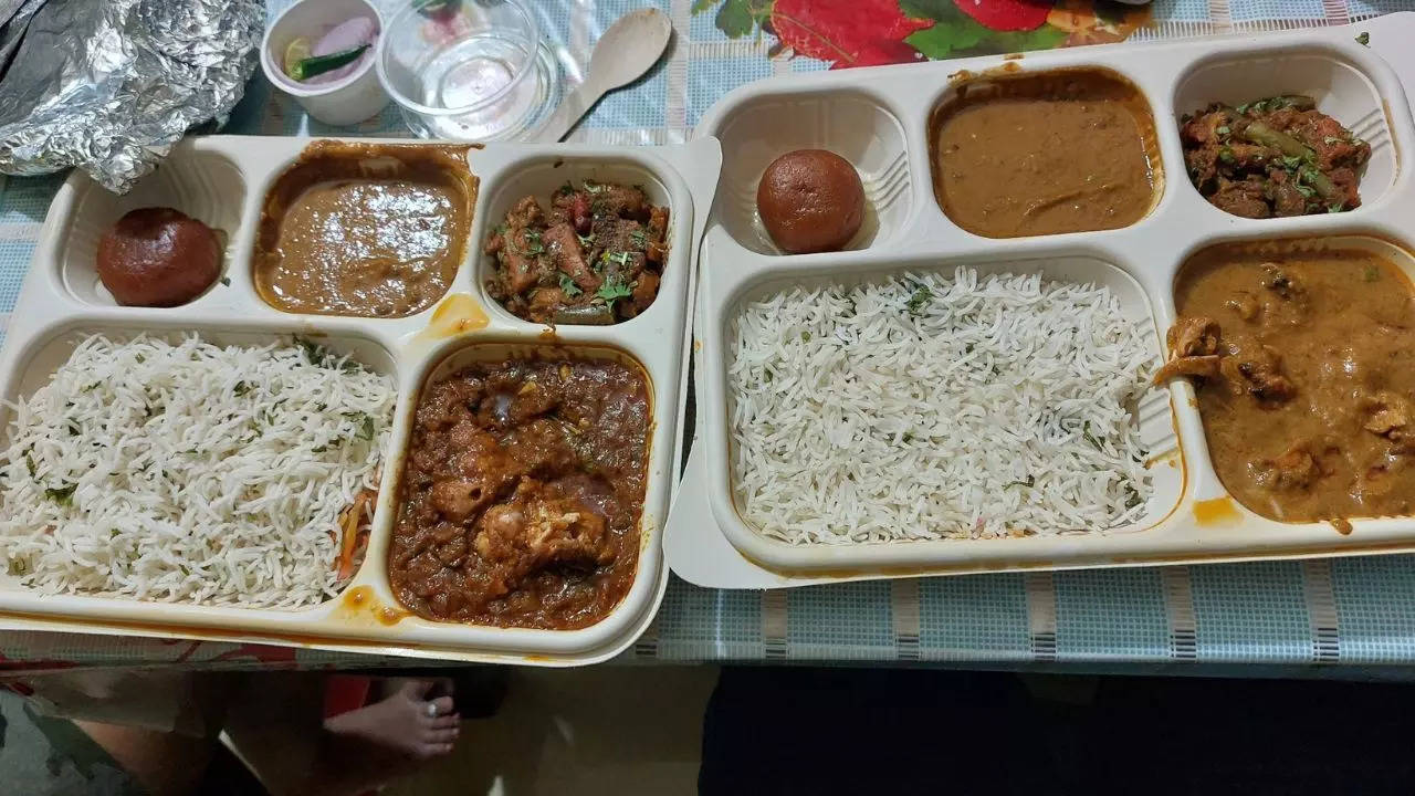 Zomato Customer Gets Non-Veg Thali Instead Of Veg