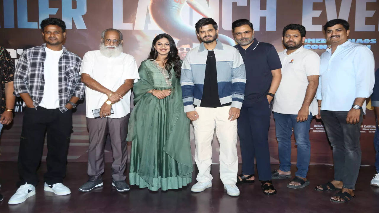 Anand Devarakonda and team at  Gam Gam Ganesha trailer launch