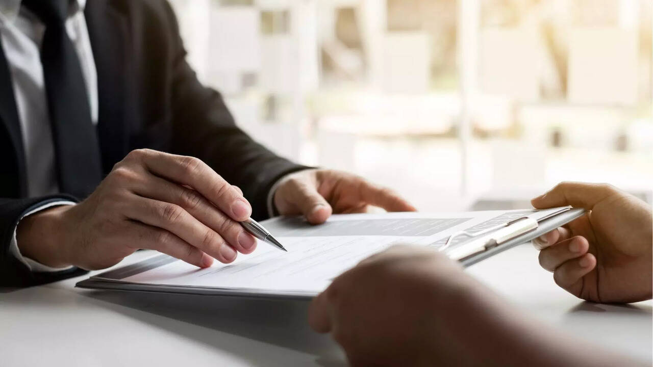  75000 சம்பளம்.. இன்டெர்வியூ  மட்டும் தான்.. மத்திய ரிசர்வ் போலீஸ் படையில் வேலை! 