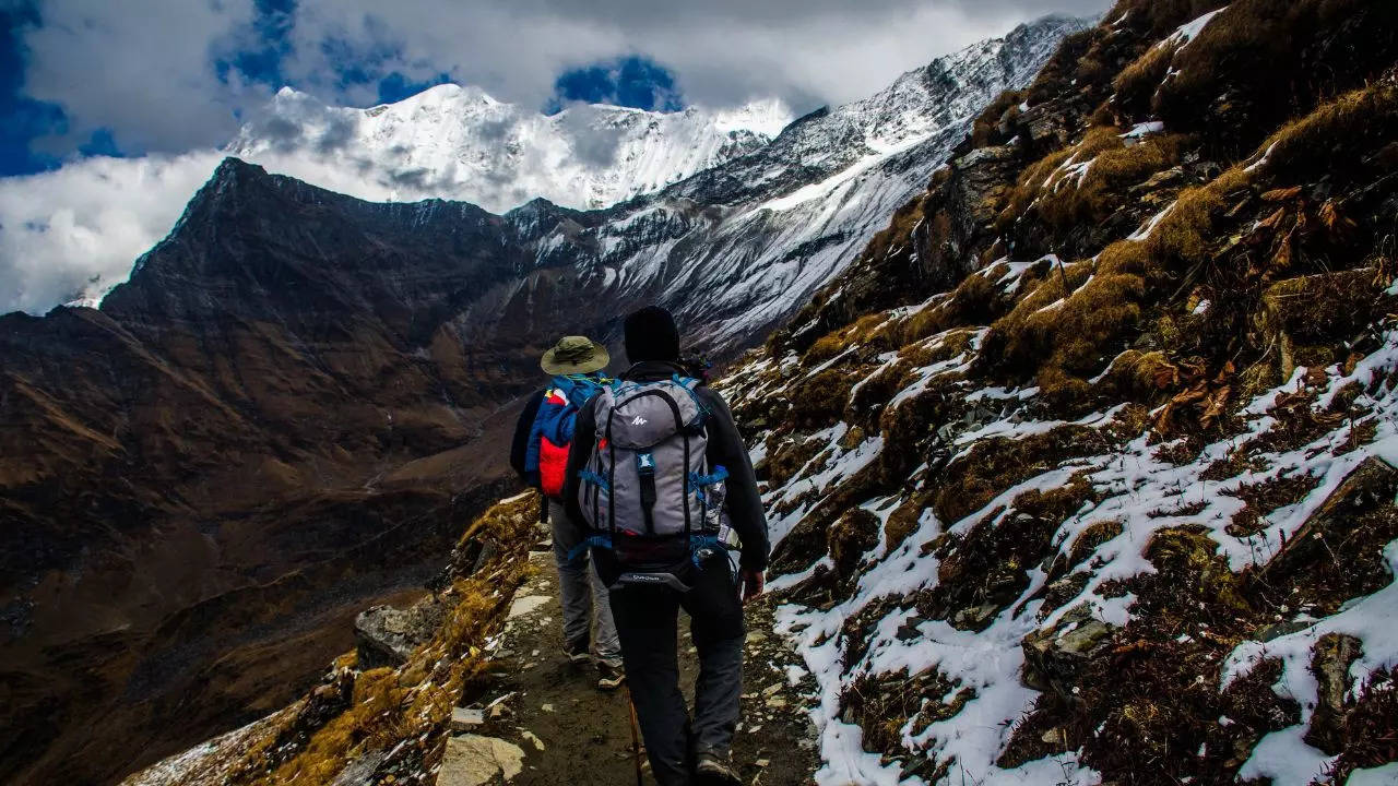 5 Epic Treks That You Can Do From Manali This Summer. Credit: Canva