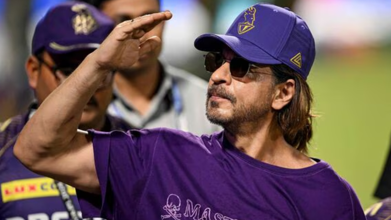 Shah Rukh Khan Will Return To Mumbai Tomorrow, Plans To Take One Week Off From Work