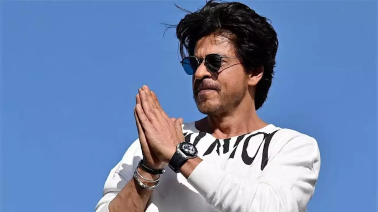 Shah Rukh Khan Discharged From Ahmedabad Hospital After Receiving Treatment For Heat Stroke