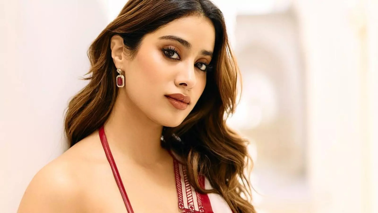 Janhvi Kapoor On Paparazzi Culture, Reveals 'There's A Celebrity Ration Card'. Urges Not To Click PICS In 'Tight' Gym Outfits