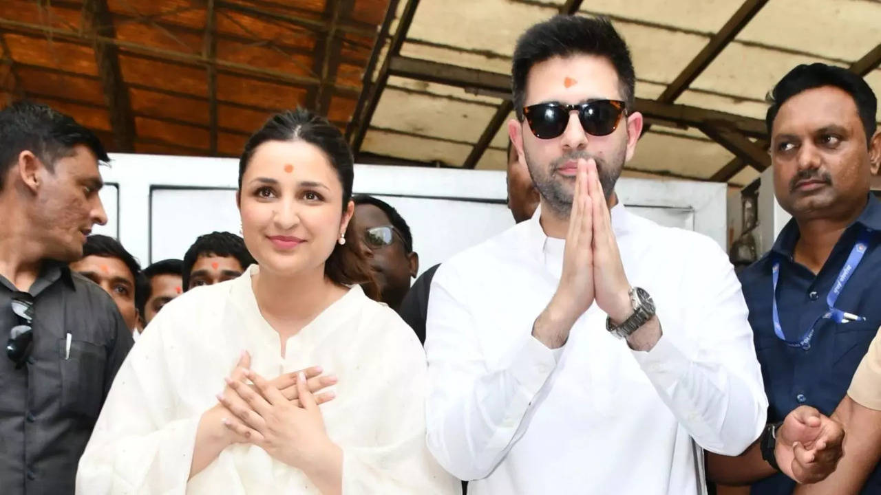 Parineeti Chopra Pleads Paparazzi To Respect Their Privacy After Their Visit To Siddhivinayak Temple With Husband Raghav Chadha