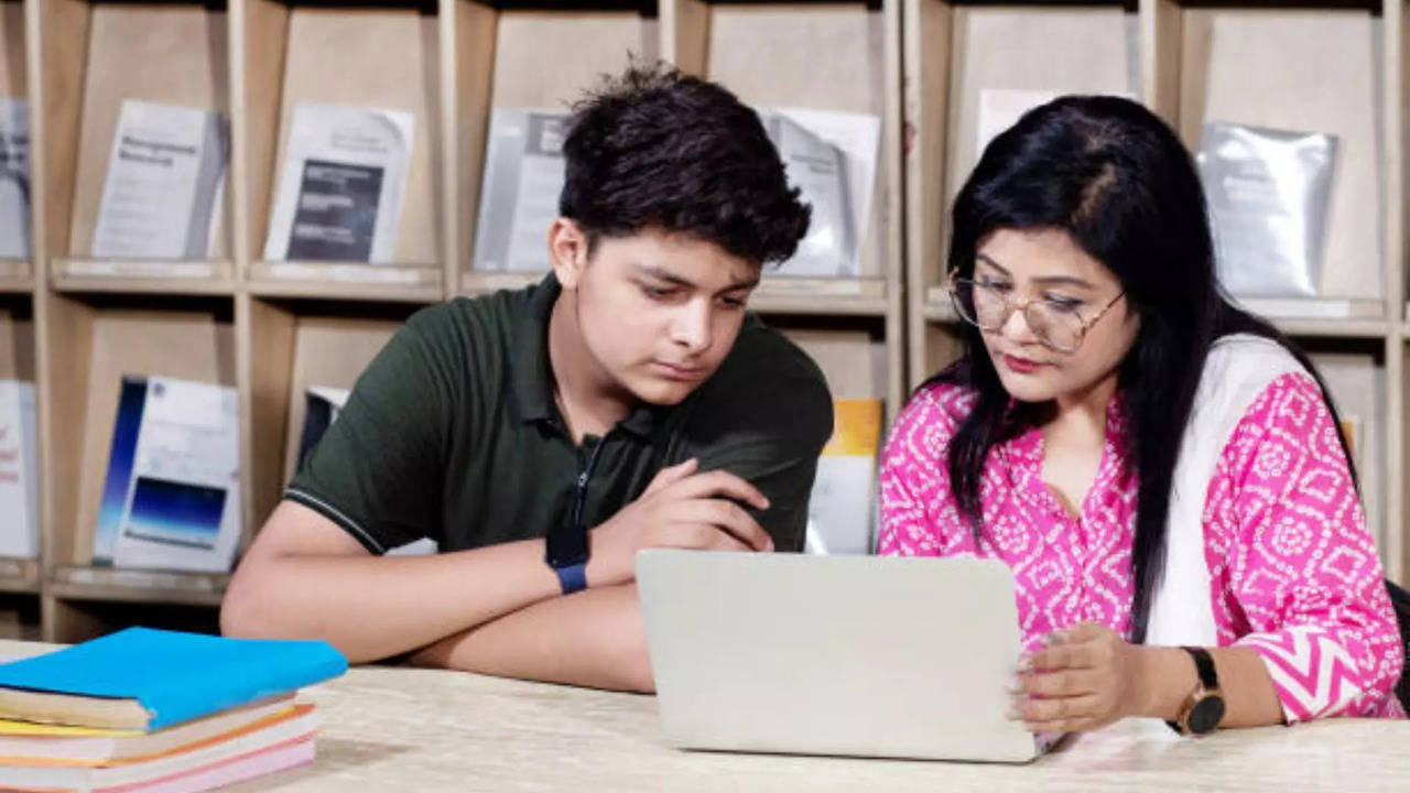 JEE Advanced 2024 Today, Check Reporting Time, Exam Day Guidelines, Admit Card Details & More