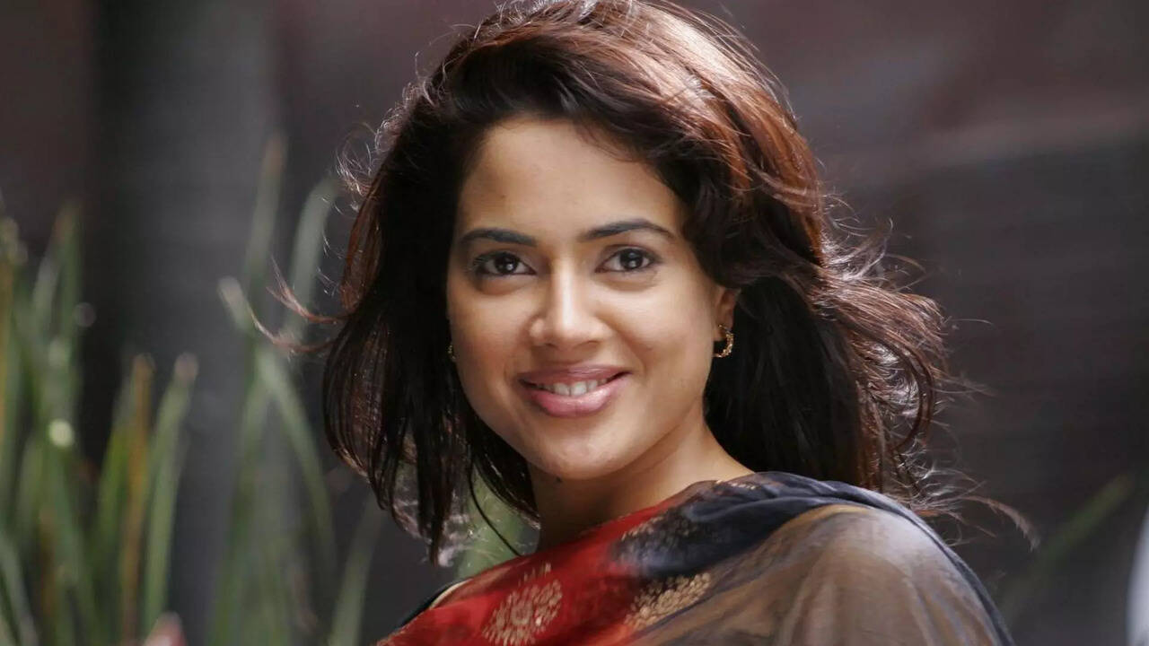  அட்ஜஸ்ட்மென்ட் பற்றி ஓப்பனாக பேசிய நாயகி.. என் பெயரை சொல்ல வேண்டாம் என கெஞ்சிய நடிகர்கள்.. சீக்ரெட்டை உடைத்த பிரபலம்! 