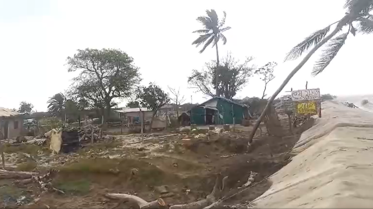 WATCH: Early Impact Of Cyclone Remal | Bengal Prepares For Weather Event