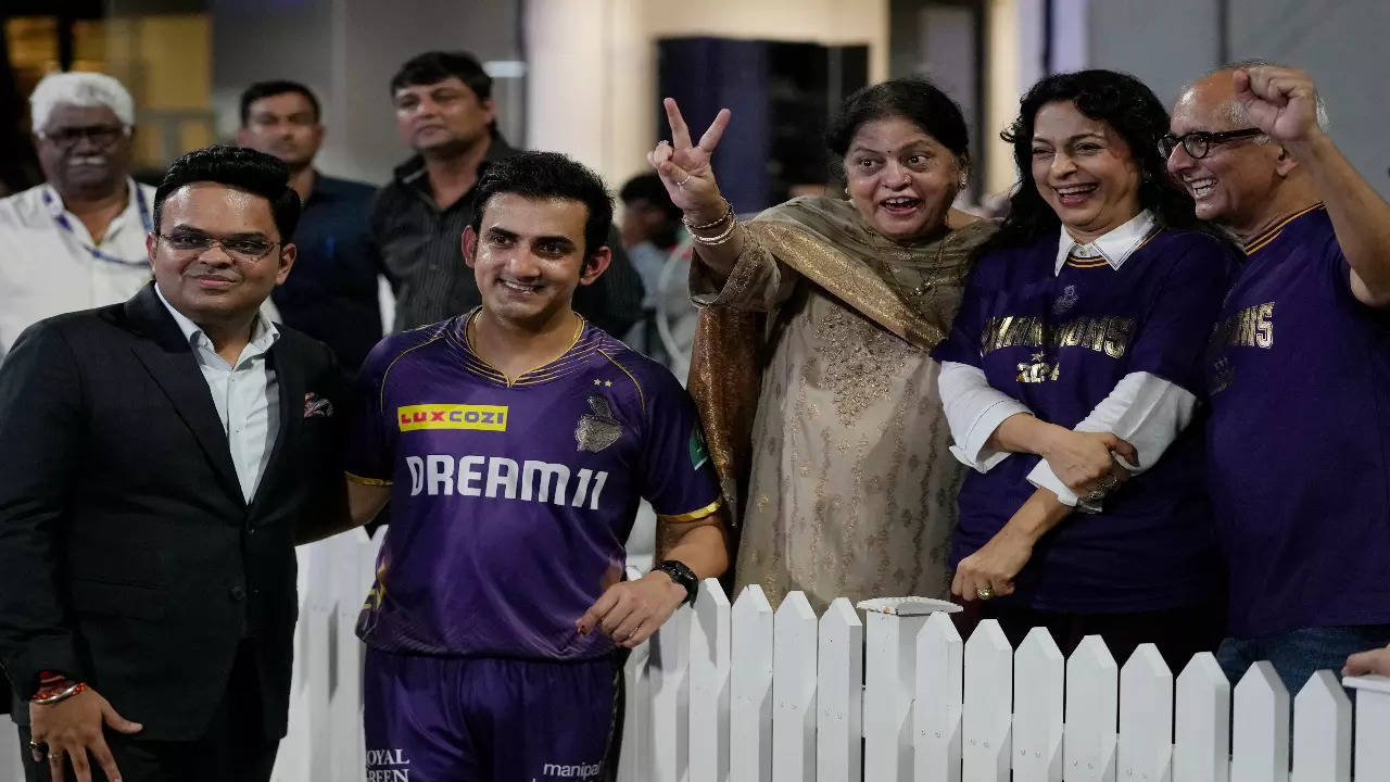 KKR mentor Gautam Gambhir poses with BCCI secretary Jay Shah after IPL final