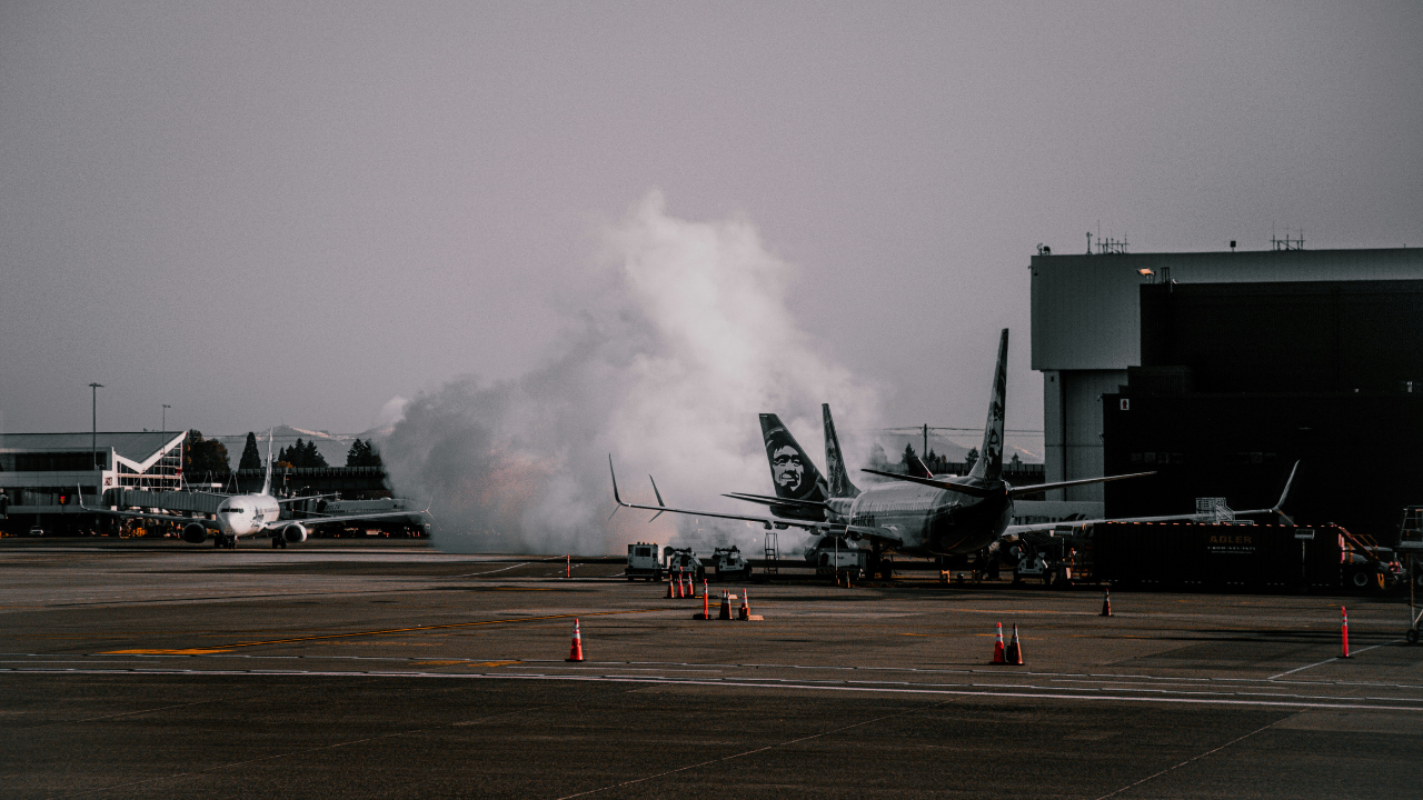 Chicago Plane Engine Catches fire