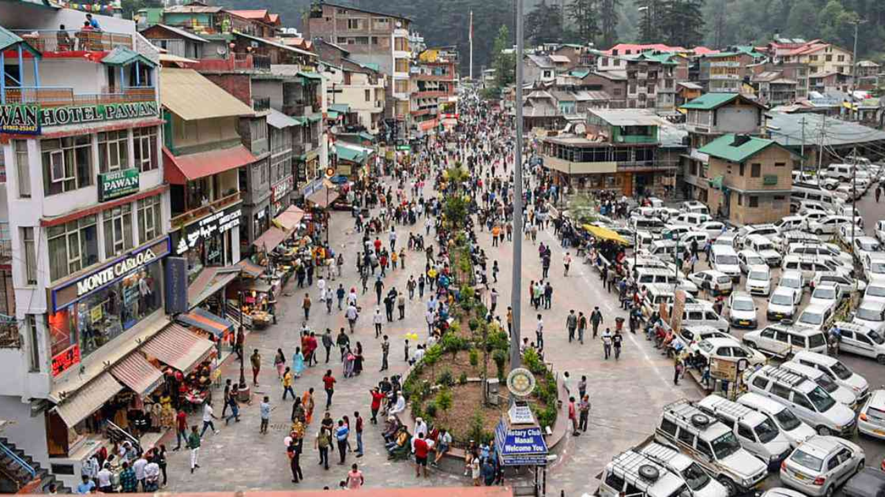 avoid visiting these tourist place of india in summer due to heavy tourist rush