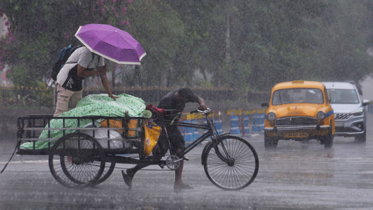 cyclone remal cools kolkata, temperature drops 11 degrees after heavy rains