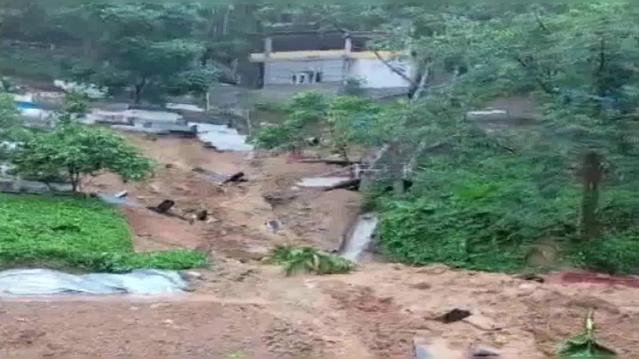 ​13 people died as a stone quarry collapsed on the outskirts of Aizawl following incessant rains​