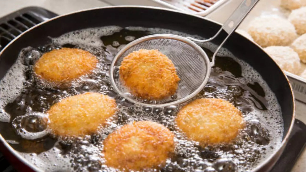 Say No To Fried Foods! Potential Cancer-Causing Chemicals Detected