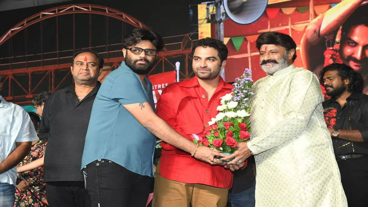 Naga Vamsi, Vishwak Sen and Balakrishna at the pre-release event of Gangs of Godavari