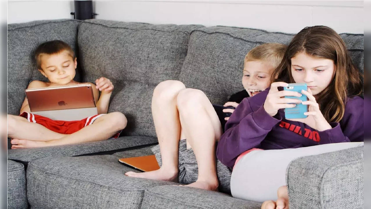 kids on mobile