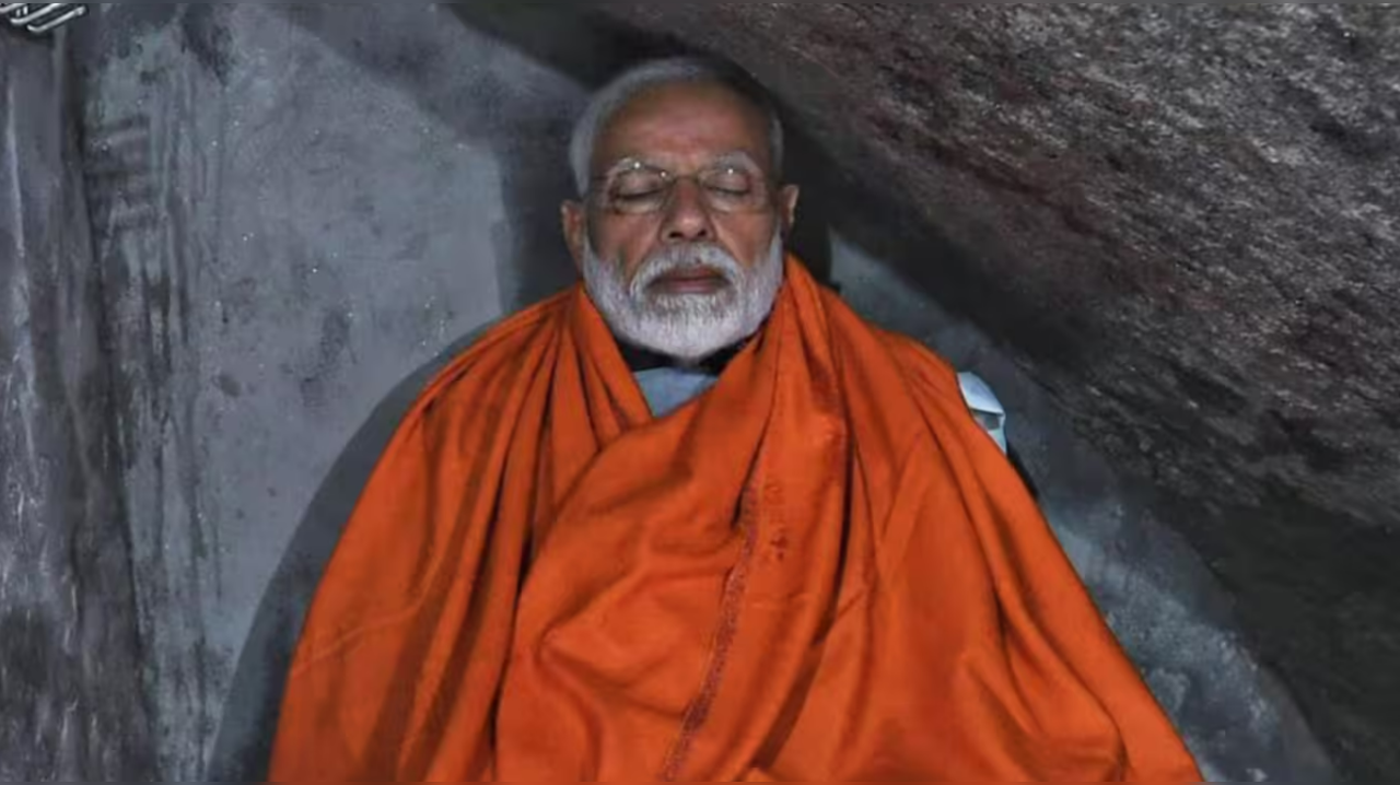 PM Modi meditated at the Kedarnath shrine before the final phase of the elections in 2019