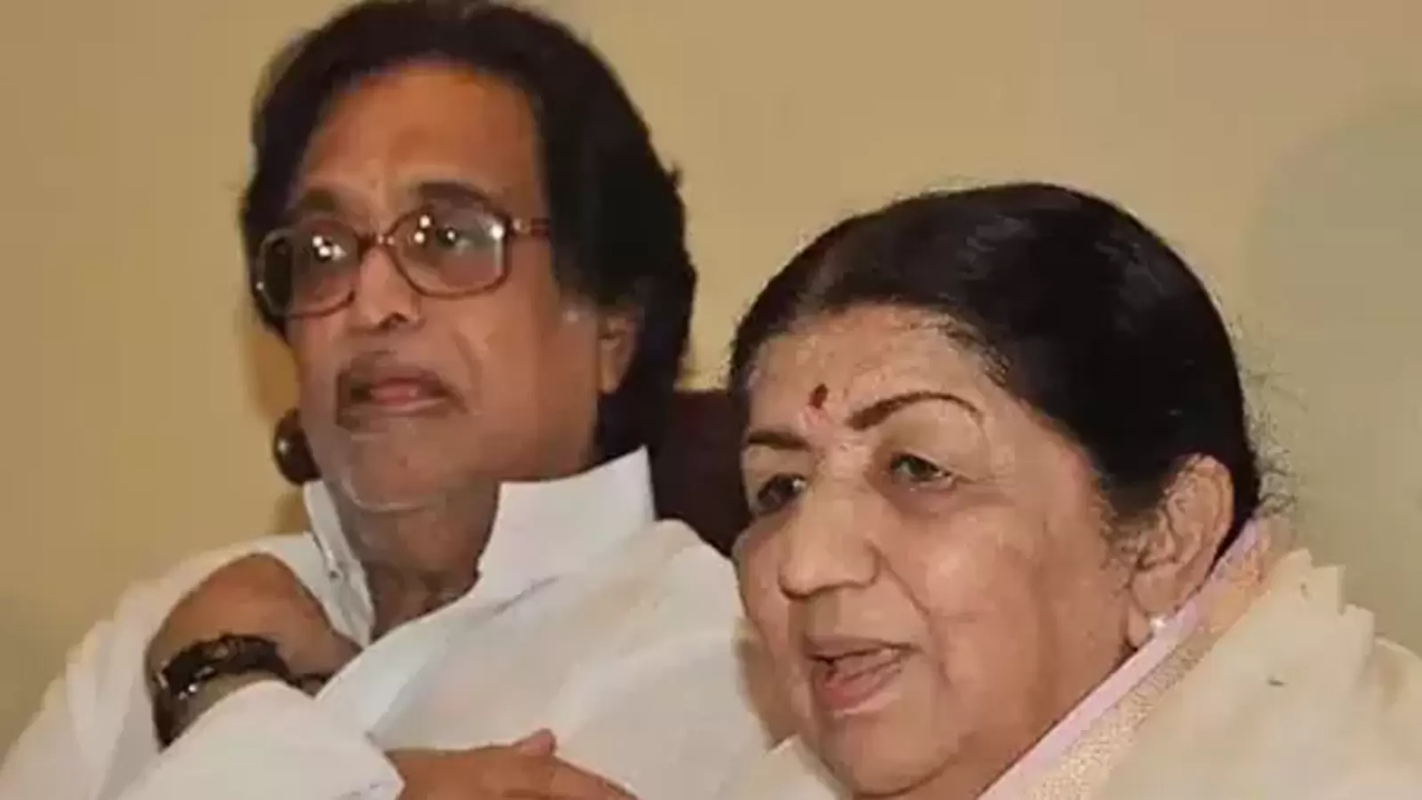 Rewind: The Best Song Lata Mangeshkar Ever Sang For Her Brother Hridaynath Mangeshkar