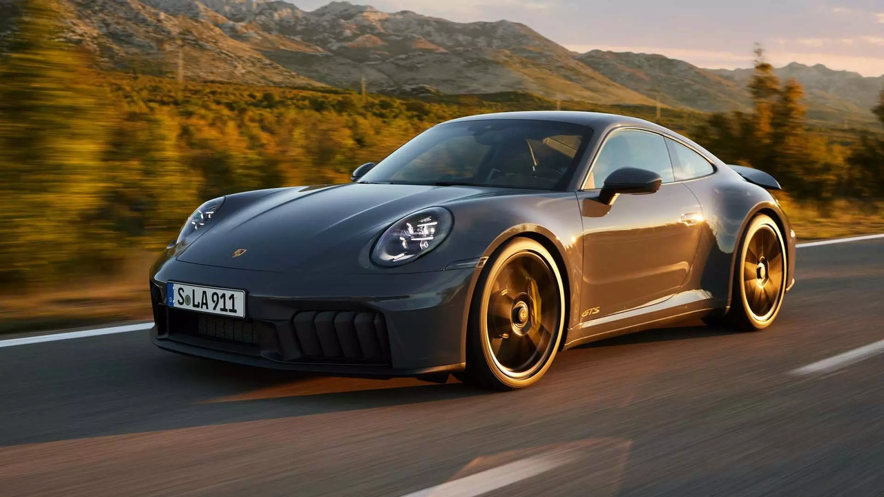 Porsche 911 Carrera 4 GTS Times Drive