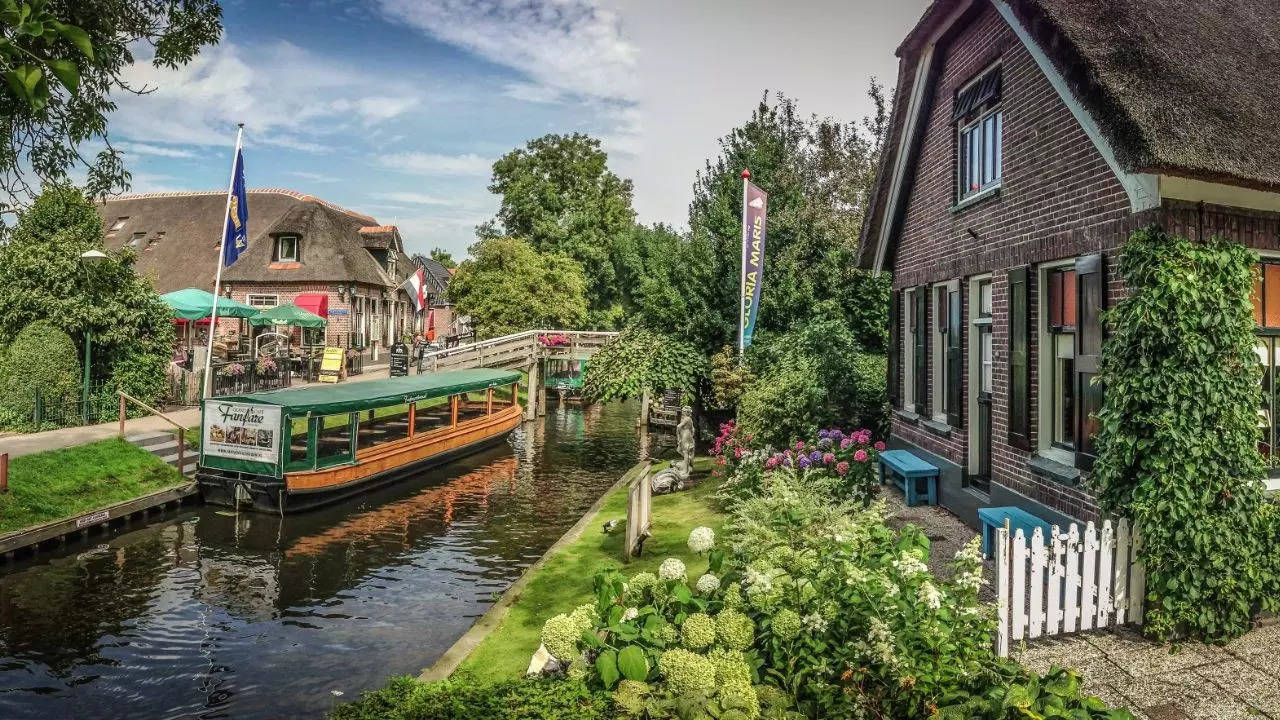 Giethoorn, Netherlands' mini Venice. Credit: Canva