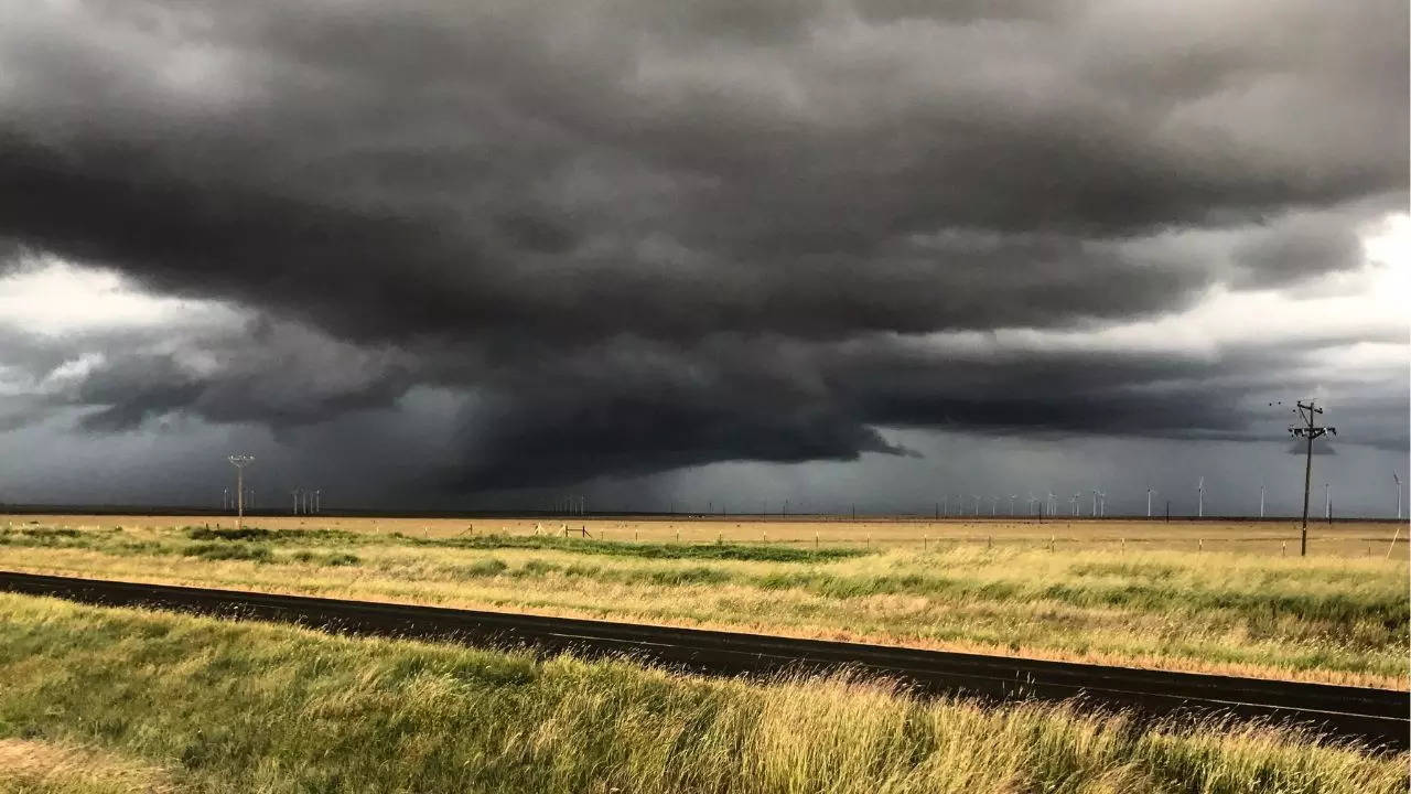 Midland Tornado Moving Towards Odessa, Texas On Alert Times Now