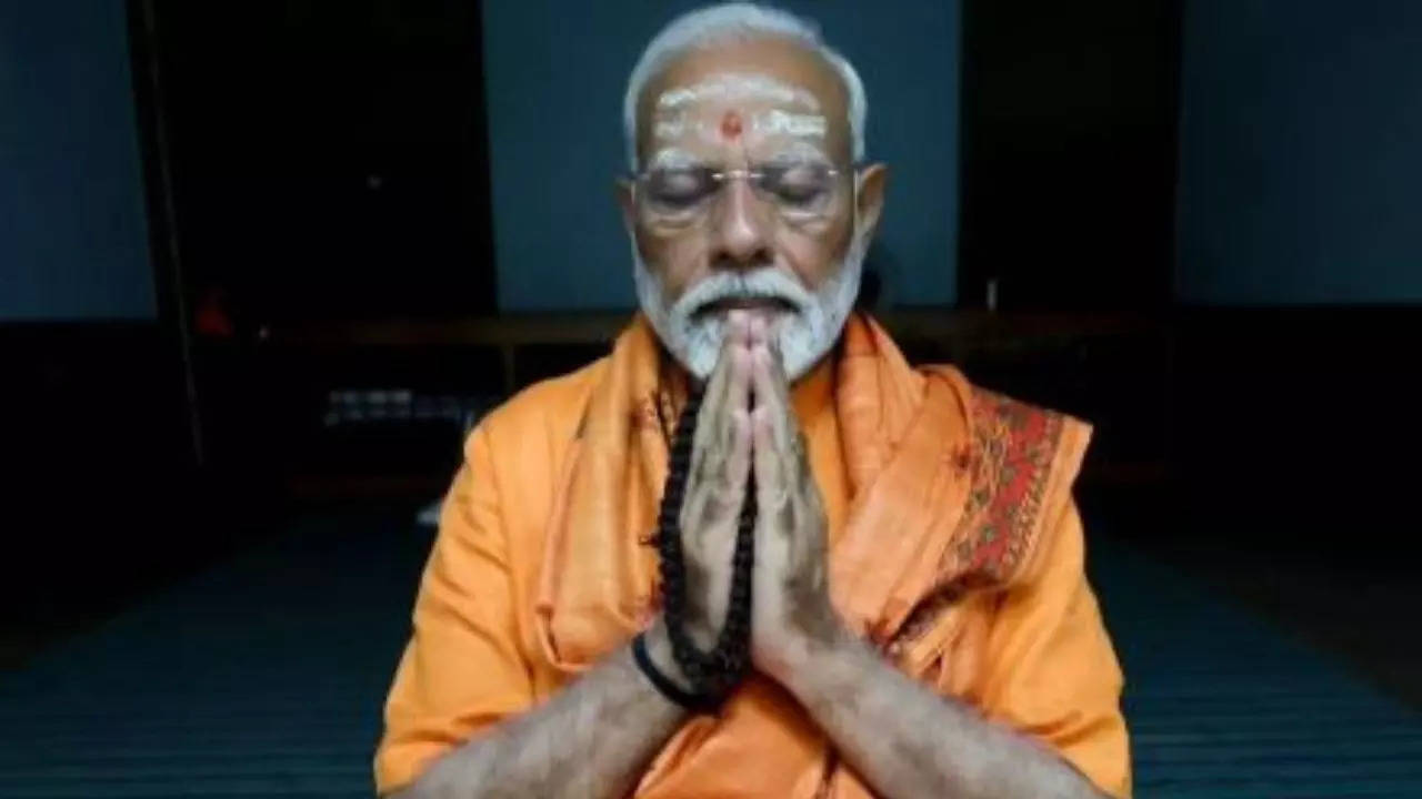 PM Modi meditation