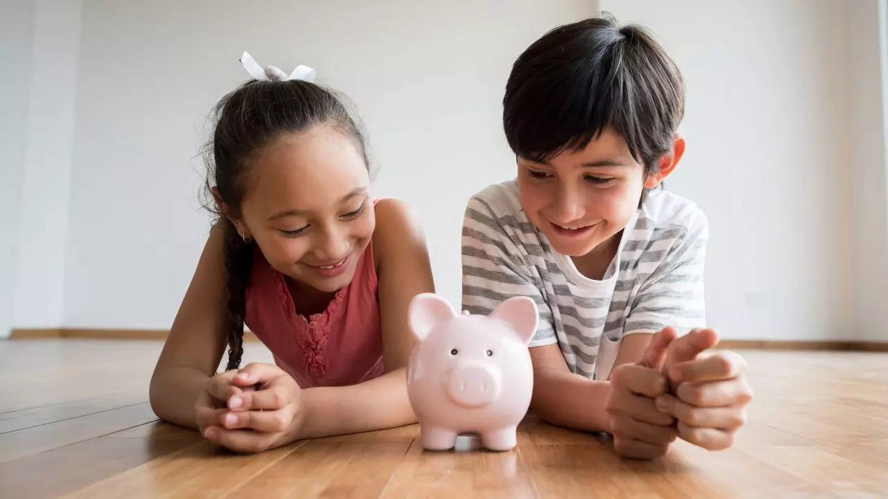Ways To Teach Your Child The Importance Of Saving Money