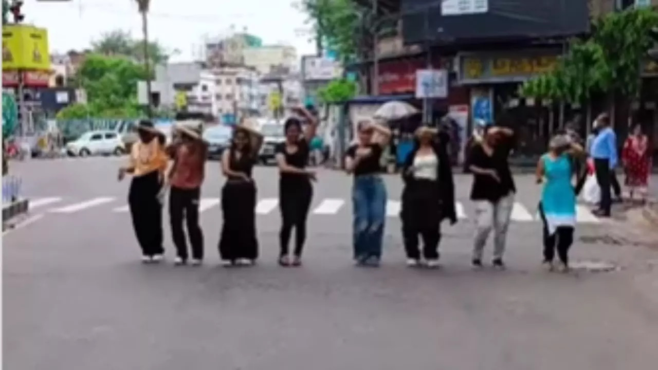 Viral Dance Video on Kolkata Streets Raises Safety Concerns