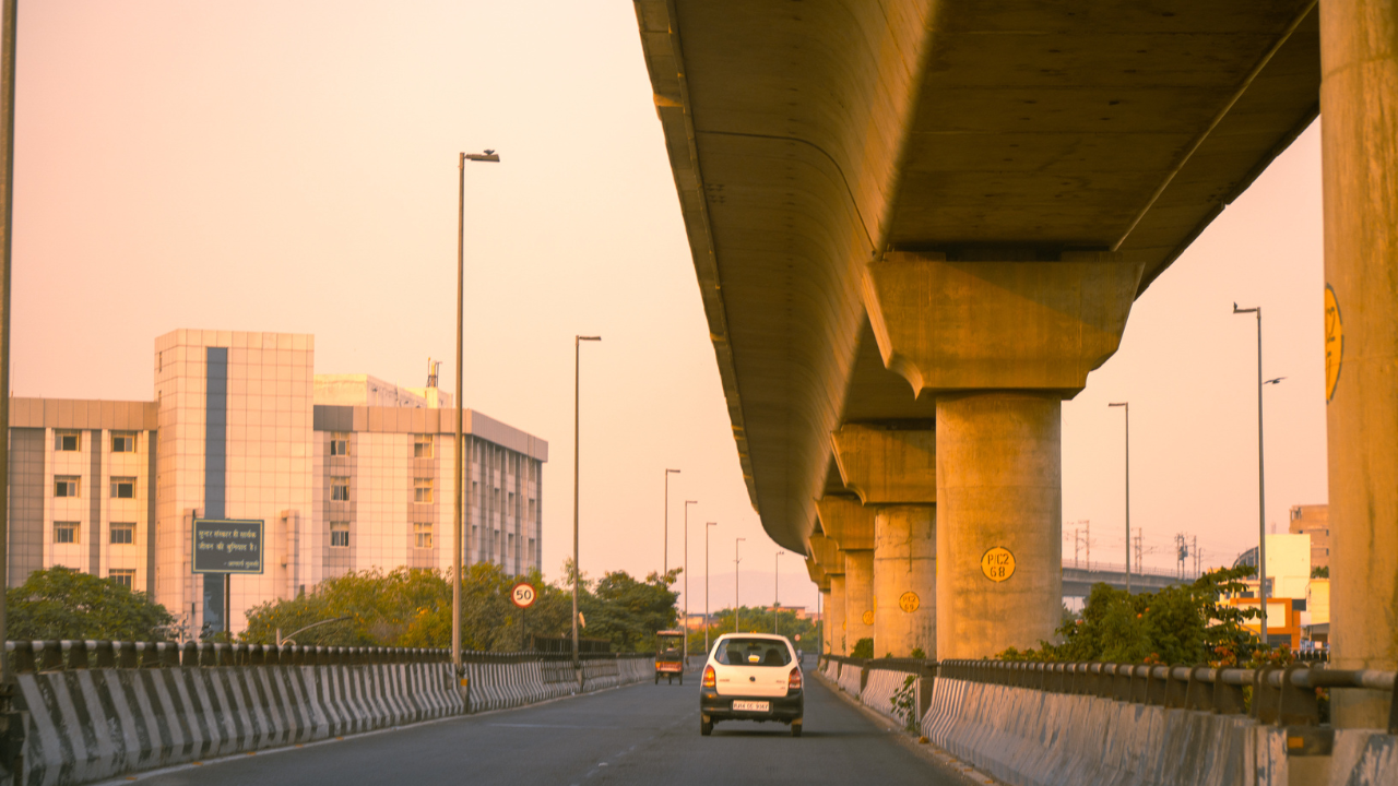 Noida elevated road 