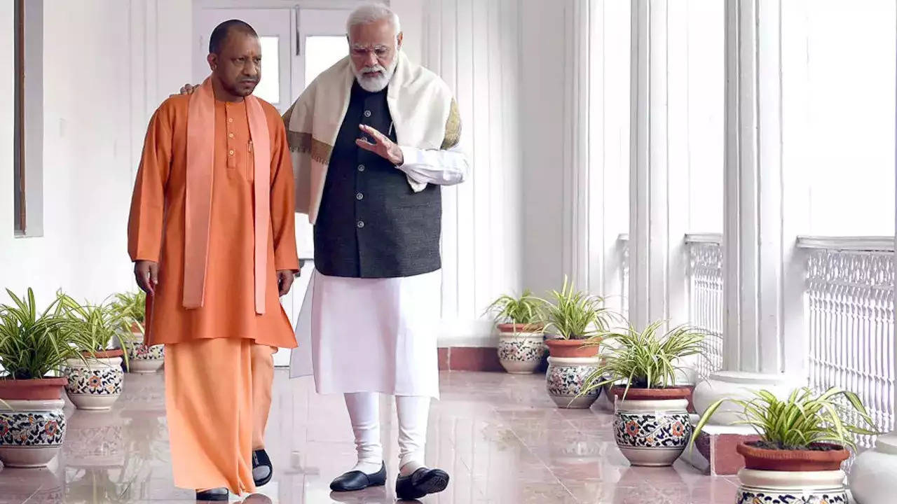 PM Modi wishes Yogi Adityanath On His Birthday