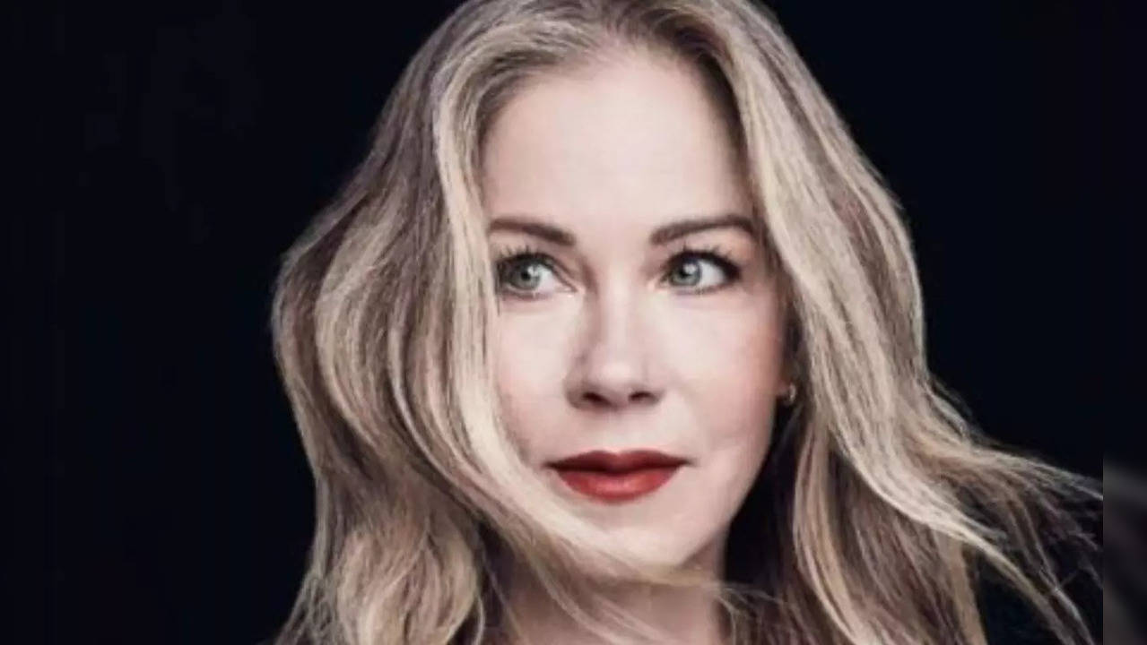 Christina applegate multiple sclerosis 