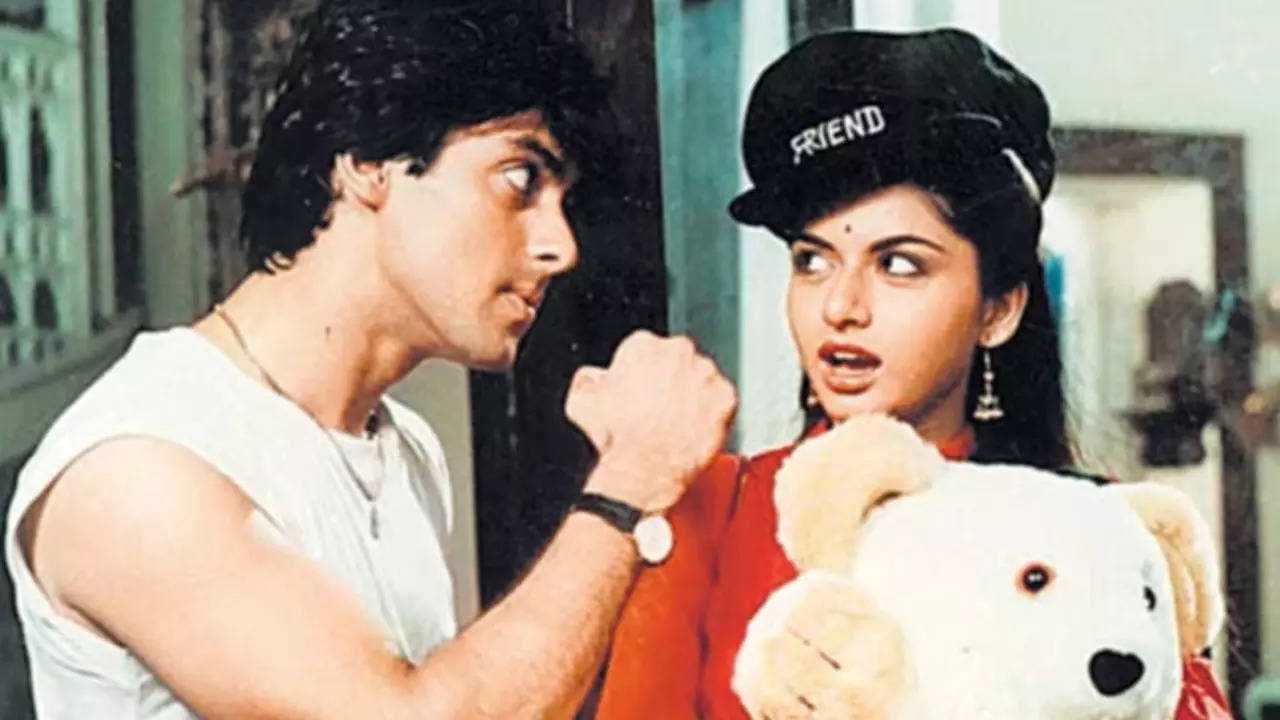 When Sooraj Barjatya Recalled Maine Pyar Kiya's First Day Of Release: Salman Was Mobbed