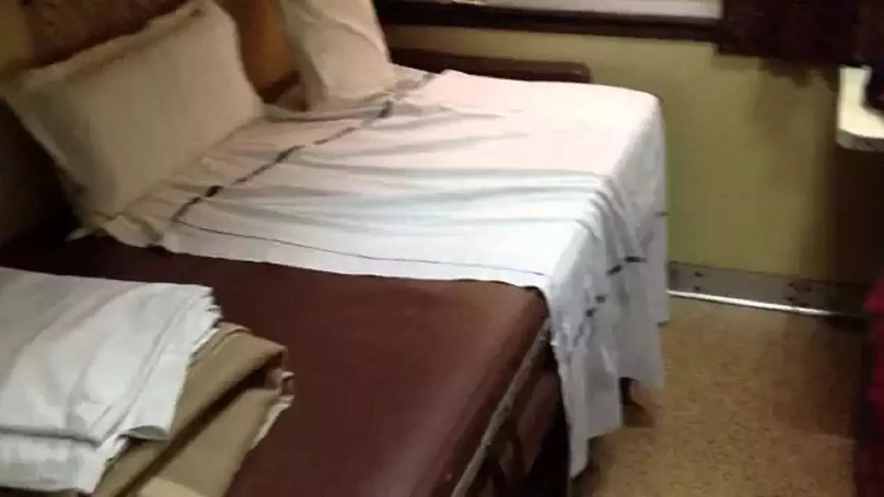 stolen bedsheets pillows in indian railways the most on this route