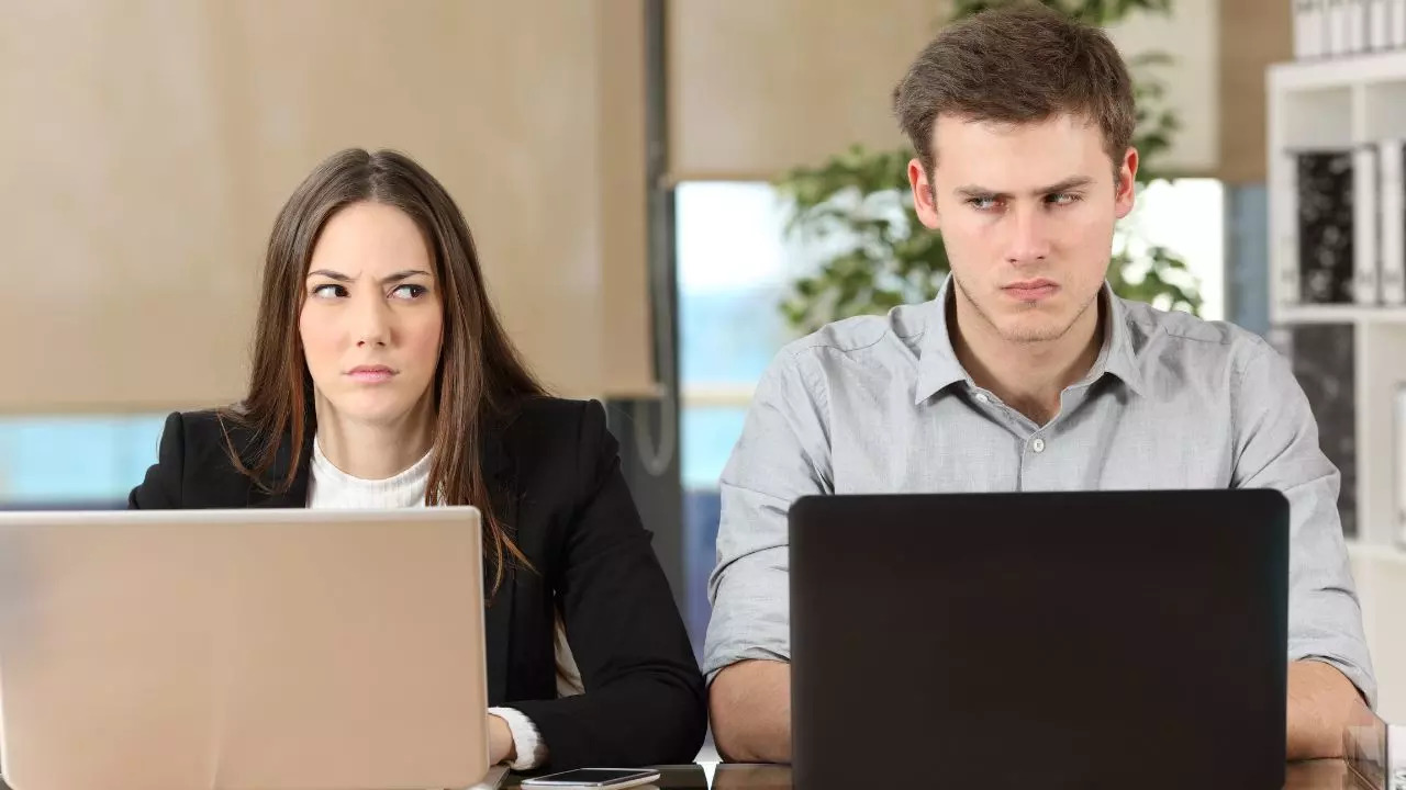 Signs Your Coworker Is Jealous Of You