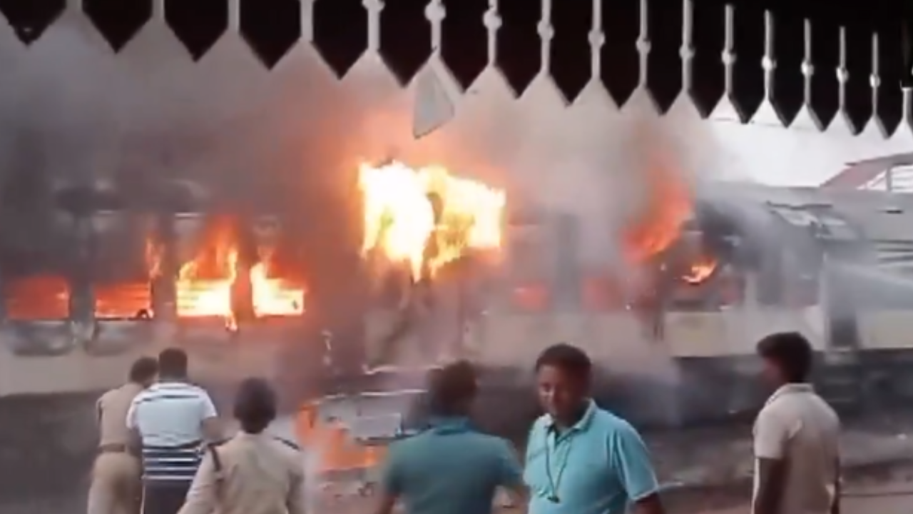 massive fire in coaches of train