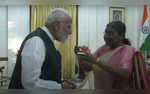 President Droupadi Murmu Feeds PM Modi Dahi-Cheeni At Rashtrapati Bhavan Know The Significance Of This Sweet