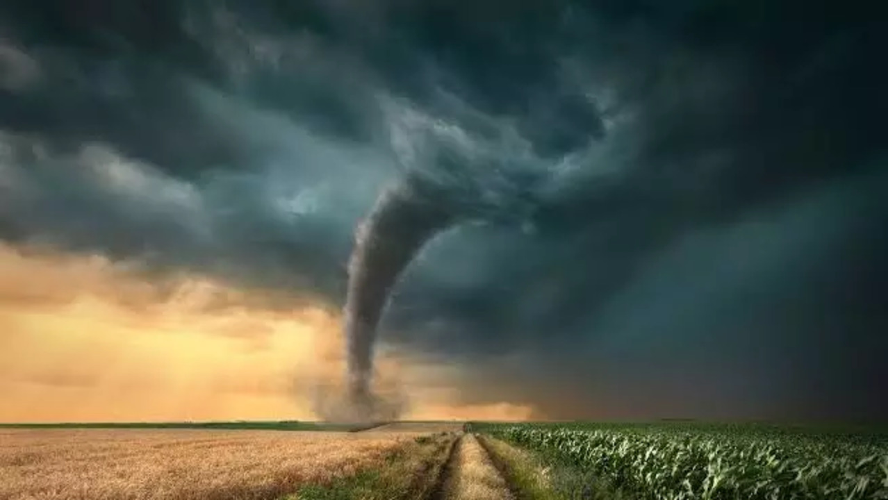 Tornado In Seibert, Colorado? Cheyenne And Kit Carson County On Alert | VIDEO