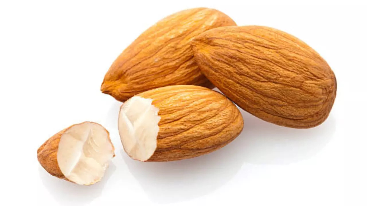 Benefits of eating three almonds 