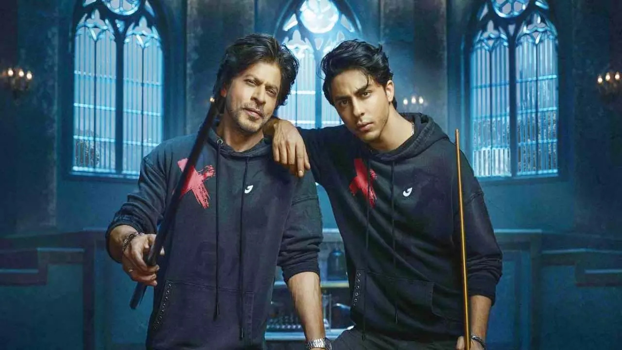 Shah Rukh Khan Is MAD At Media For What They Did To His Son Aryan Khan: Pap Who Got A Call From King Khan