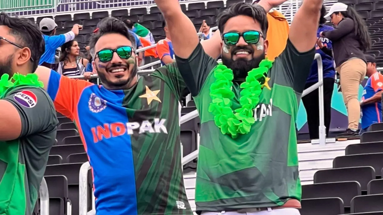 IND vs PAK: Die-Hard Fan's Unique Jersey During T20 World Cup Clash Becomes Centre Of Attraction - VIRAL Photo