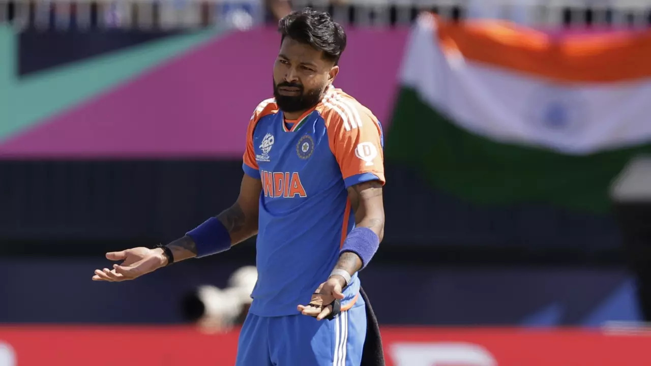 Hardik Pandya becomes leading wicket-taker in India-Pakistan T20Is