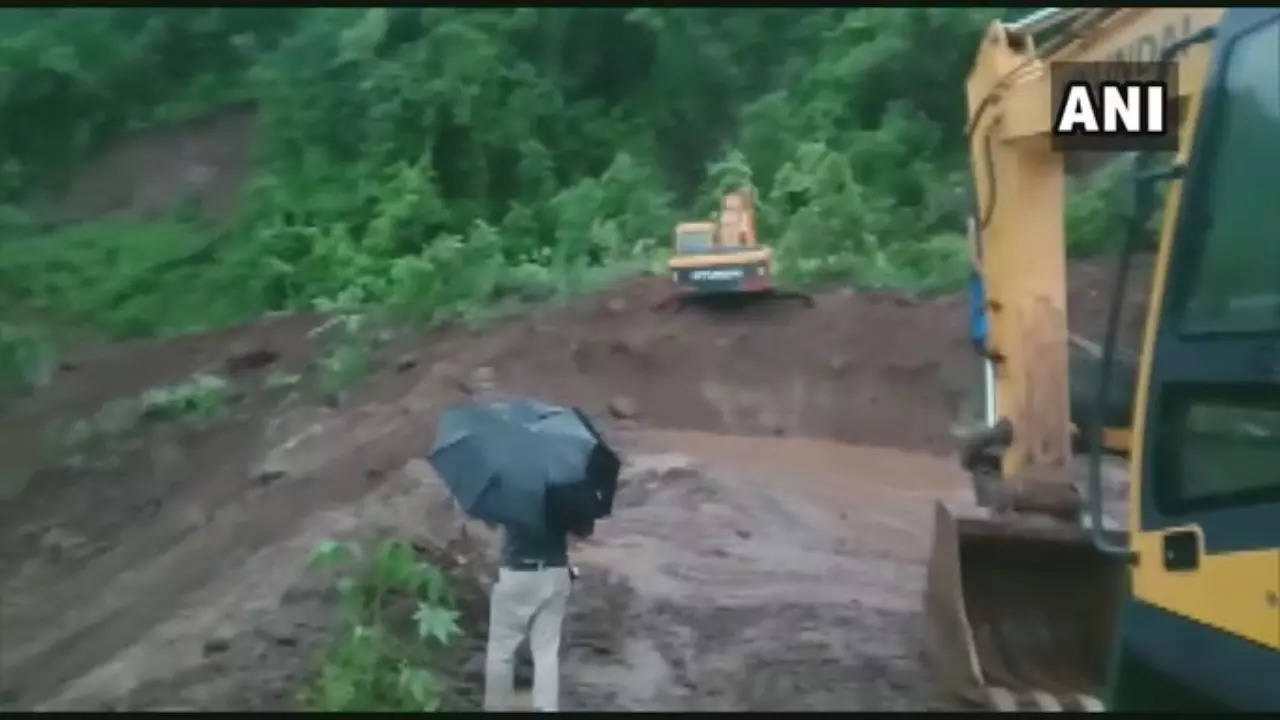 Mumbai-Goa highway landslide