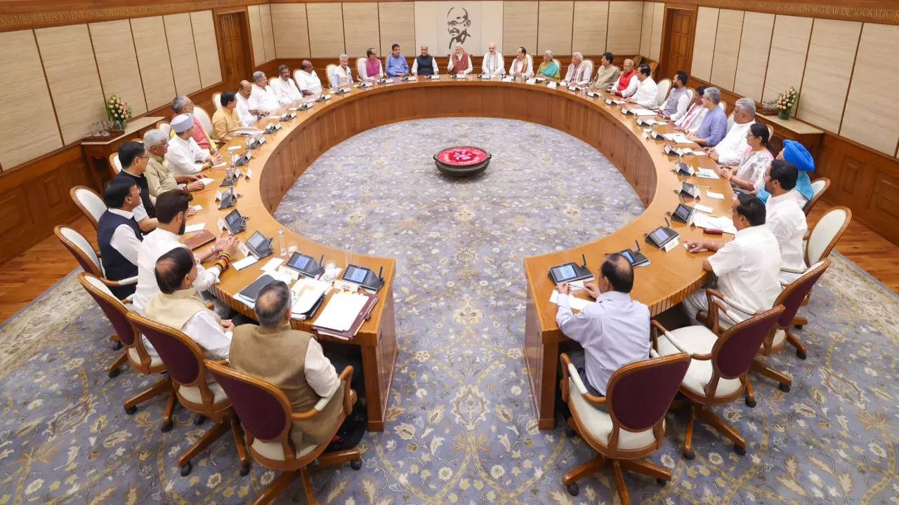 first cabinet meeting