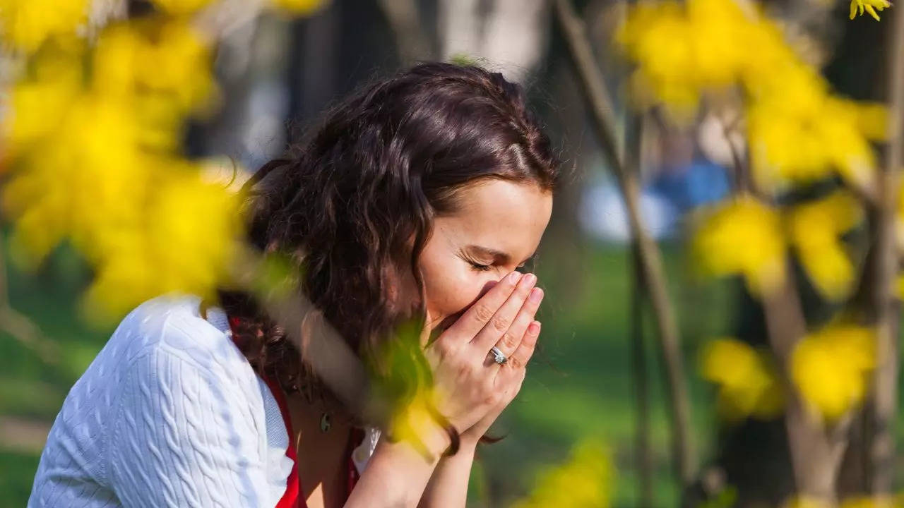 Hay Fever UK: Expert Alerts Of High Grass Pollen Levels