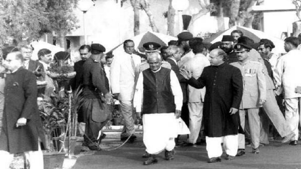 Atal Bihari Vajpayee visited Lahore on the inaugural run of the Delhi-Lahore bus service on February 20, 1999.