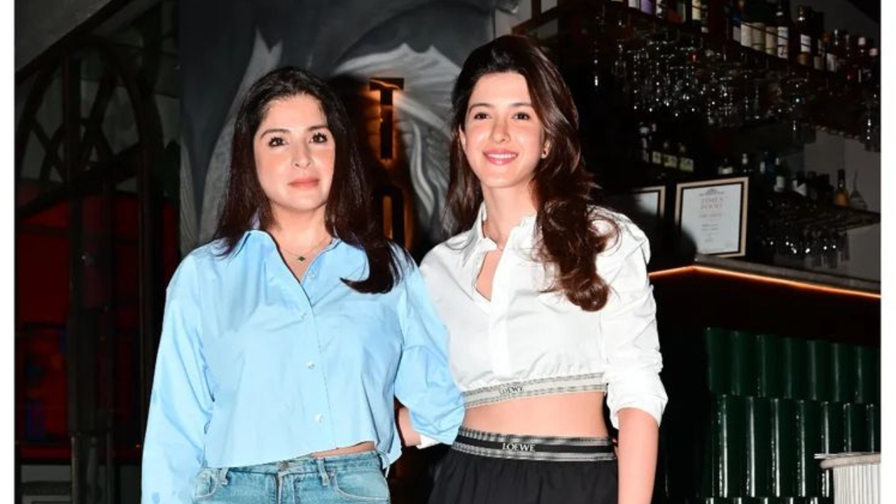 Decoding Shanaya Kapoor's casual look